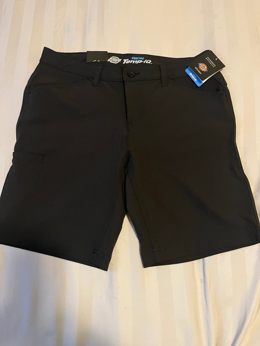 Dickies Woman’s Black Temp-IQ Utility Shorts